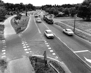 847328 Afbeelding van het verkeer op de Leusderweg (onderdeel van de S09, de secundaire provinciale weg ...